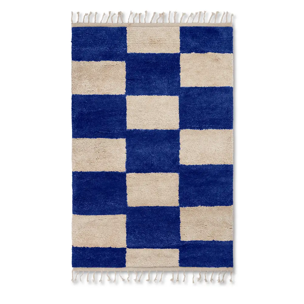 Mara Handknuten Matta 120x180 cm - Br Blue/Off-Whi – Ferm Living – blå mattor