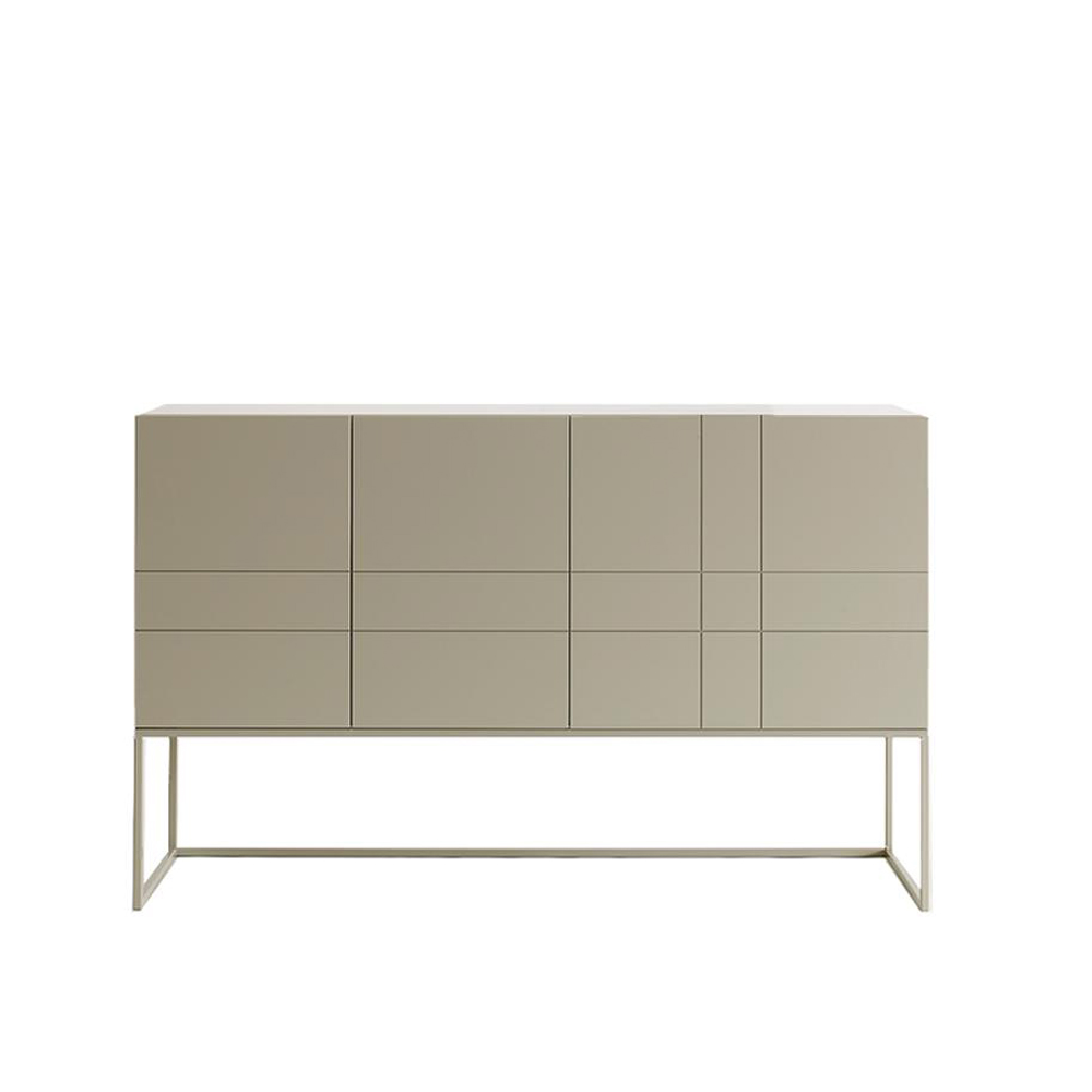 Kilt Light 137 sideboard, dark sand, 3 dörrar – Asplund – beige sideboards