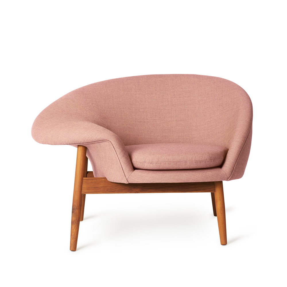 Fried Egg fåtölj, tyg canvas 614 pale rose, oljade teakben – Warm Nordic – rosa fåtöljer
