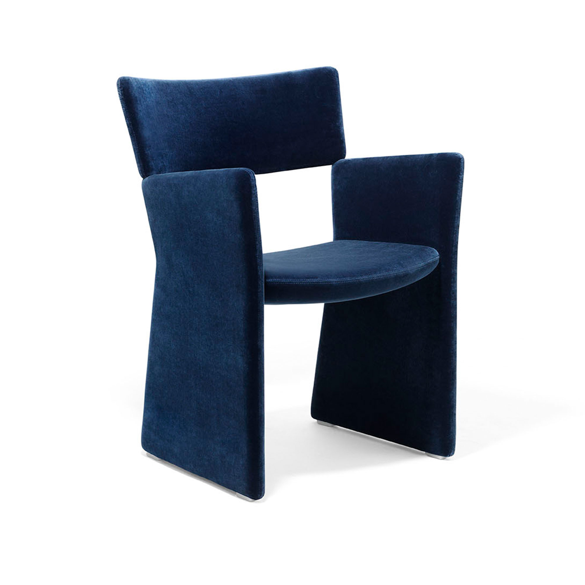 Crown Armchair – Massproductions – blå fåtöljer