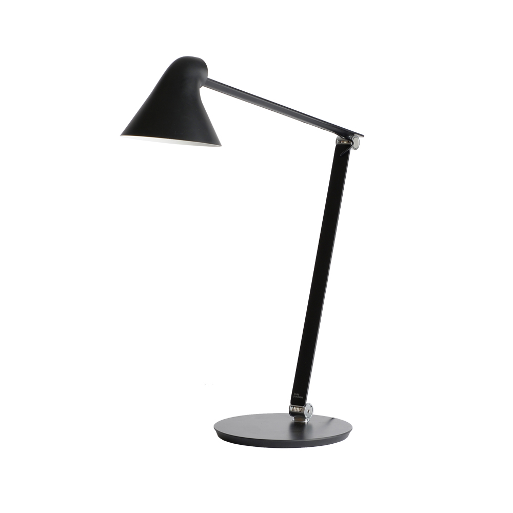 NJP skrivbordslampa, Svart, fotplatta, 3000k – Louis Poulsen – svart bordslampor